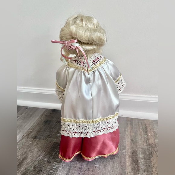 Choir Girl Porcelain Doll by Heritage Mint Collection - Picture 5 of 10